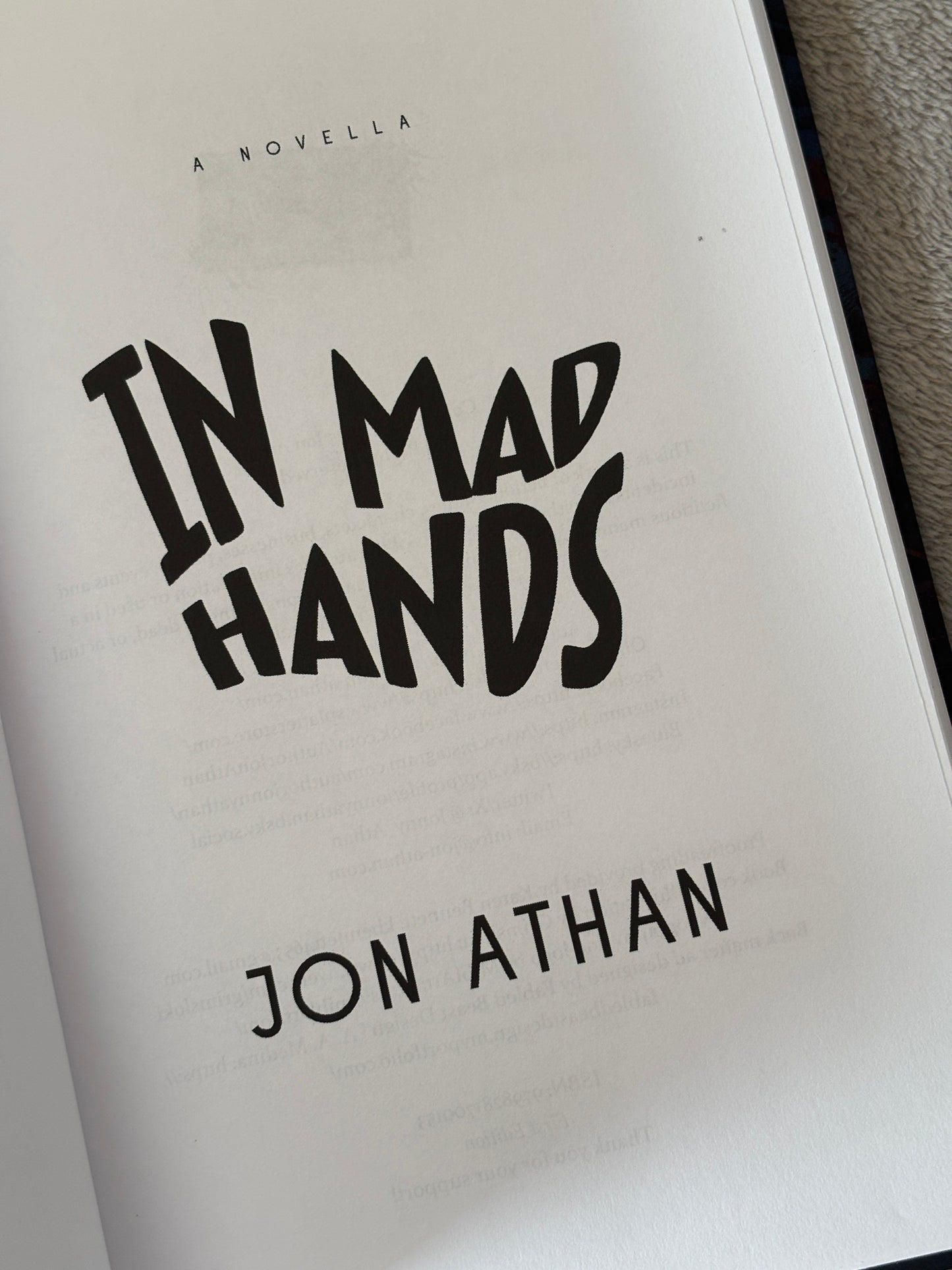 In Mad Hands (Hardcover) (MISPRINT)